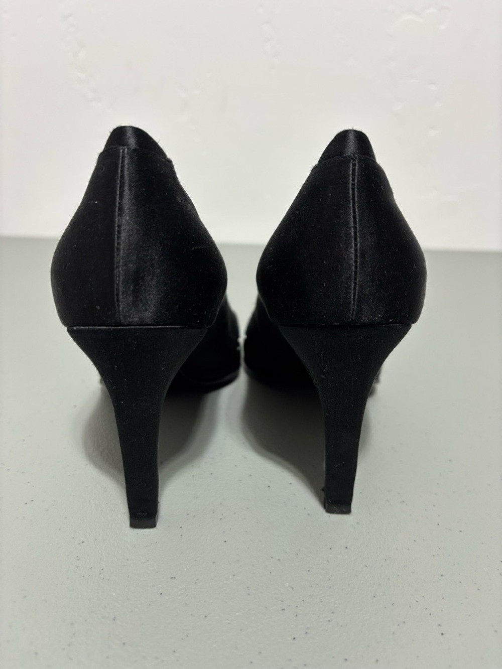 St. John Collection Black Satin Women's Heels Elegant Formal Pointed Toe 9B - Picture 8 of 16